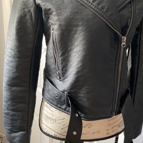 Never worn faux leather jacket - Picture 2 of 7